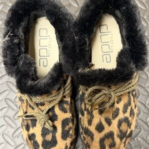 Women’s Hey Dude and Tan Leopard Shoes with Black Fur